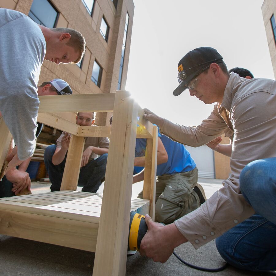 construciton engineering students working on a project