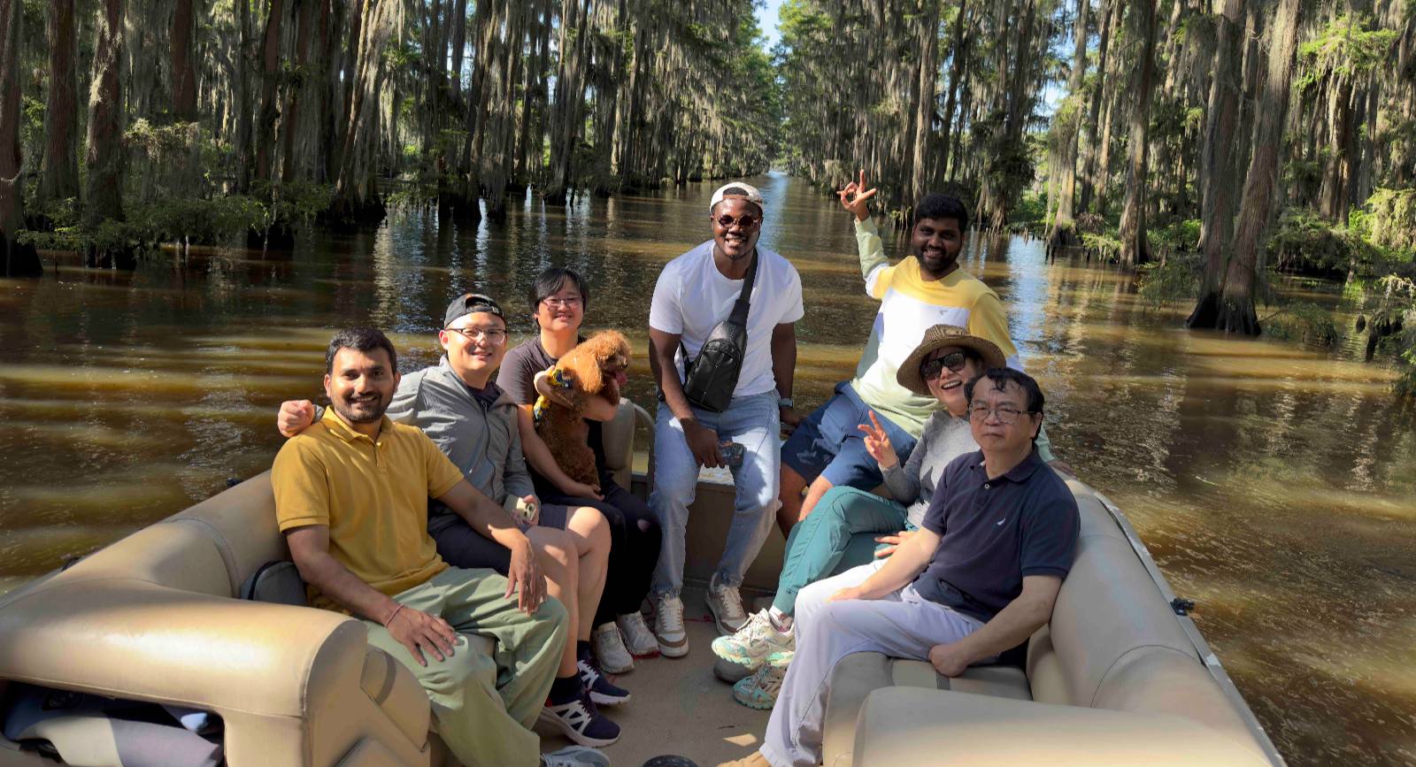 Group photo of the Maolin Lu Laboratory